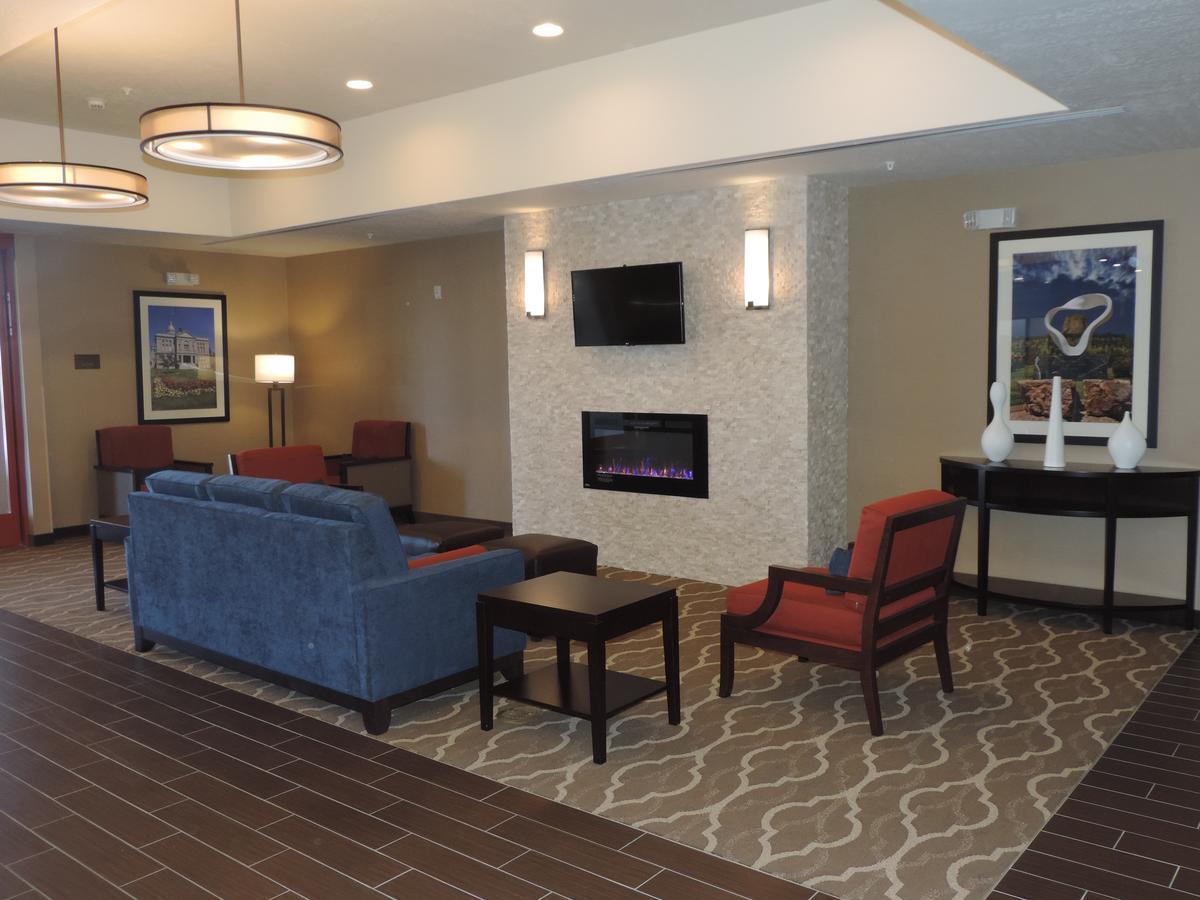 Heartland Inn And Suites Wheatland Dış mekan fotoğraf