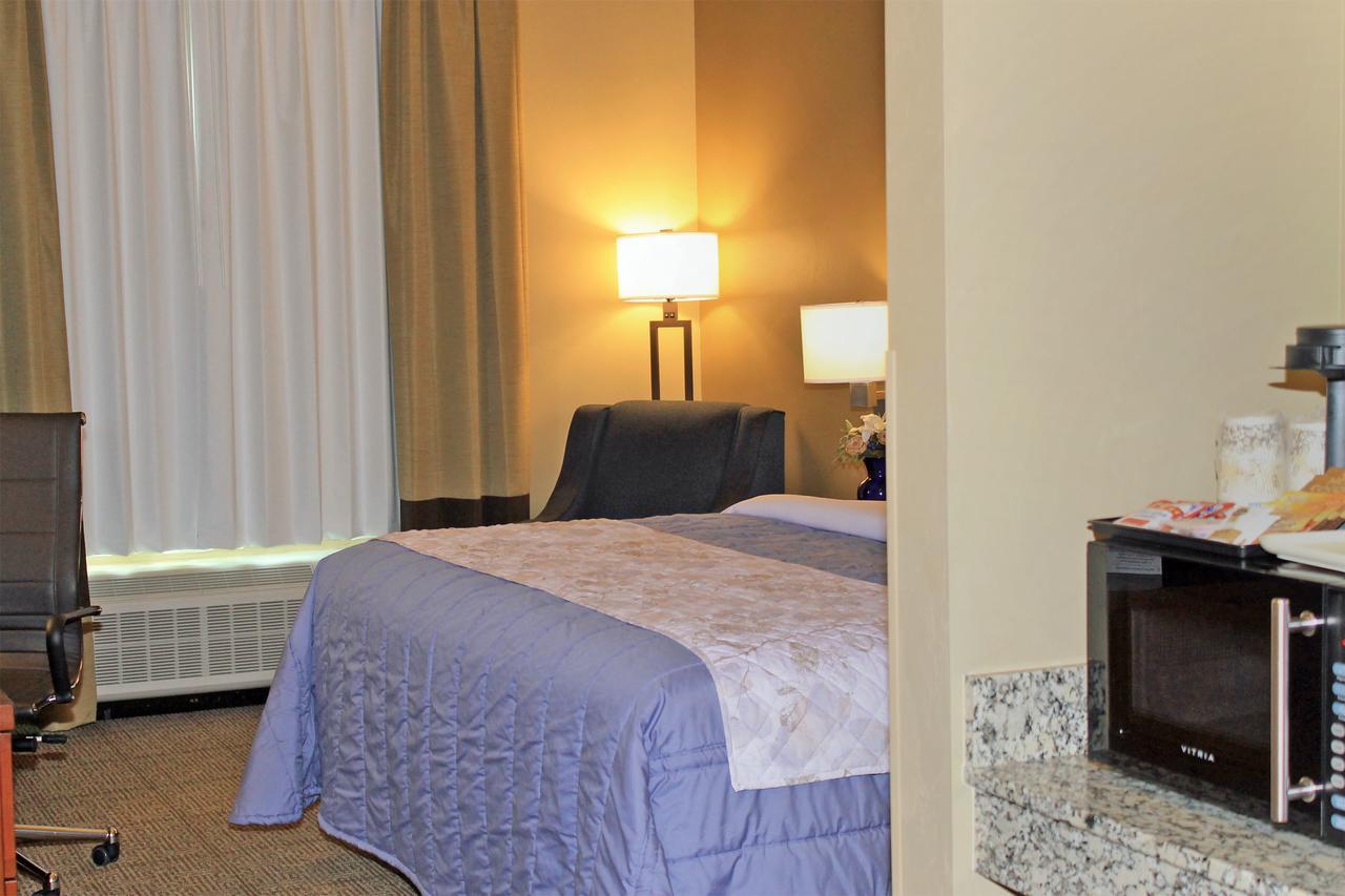Heartland Inn And Suites Wheatland Dış mekan fotoğraf