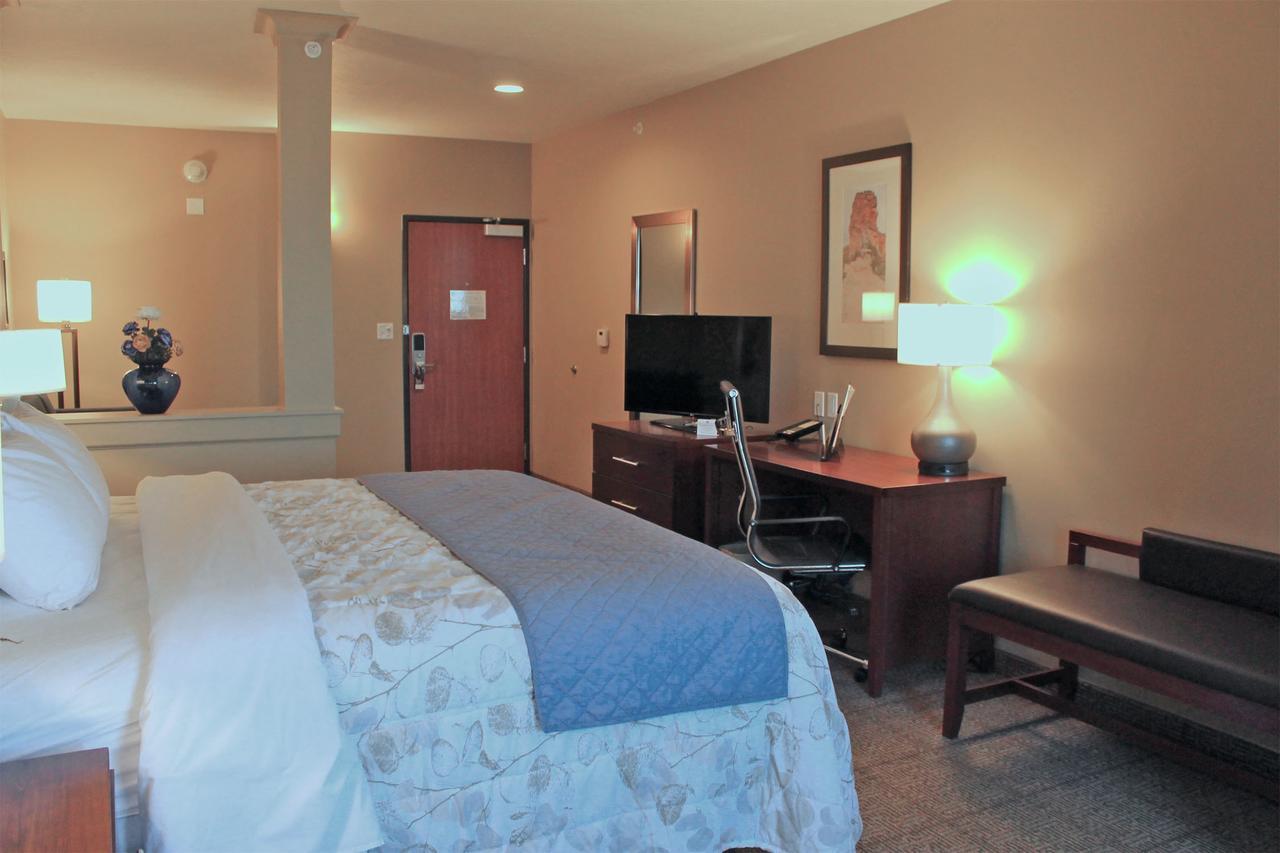 Heartland Inn And Suites Wheatland Dış mekan fotoğraf