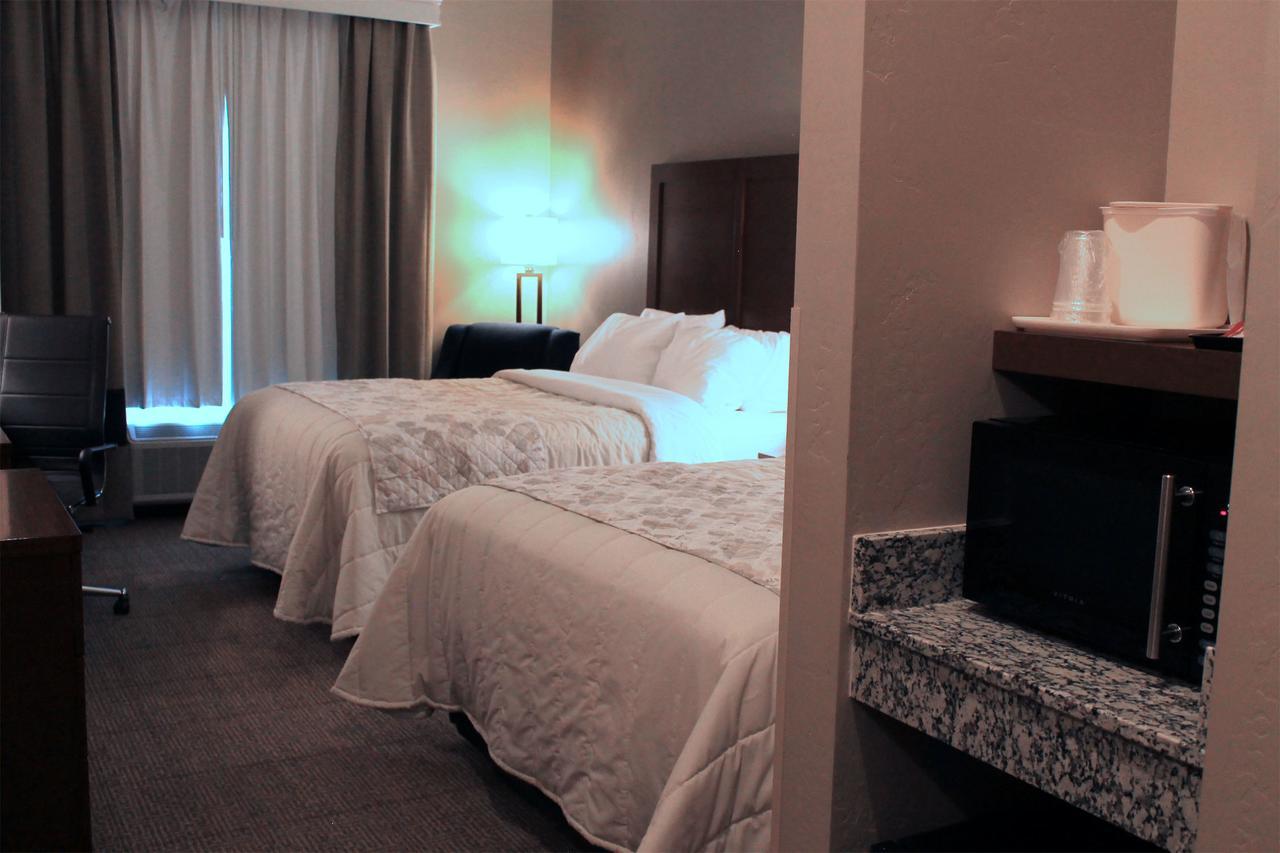 Heartland Inn And Suites Wheatland Dış mekan fotoğraf
