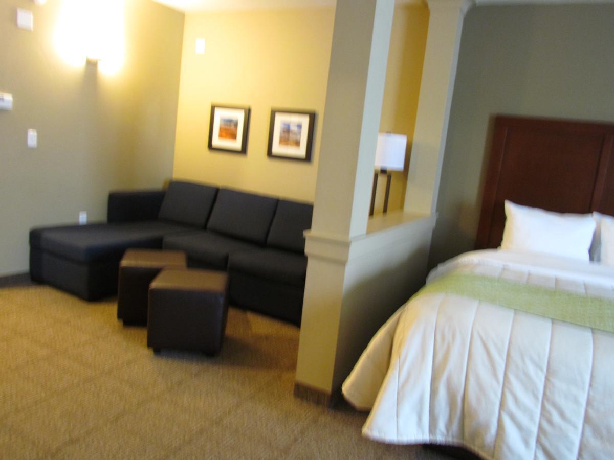 Heartland Inn And Suites Wheatland Dış mekan fotoğraf