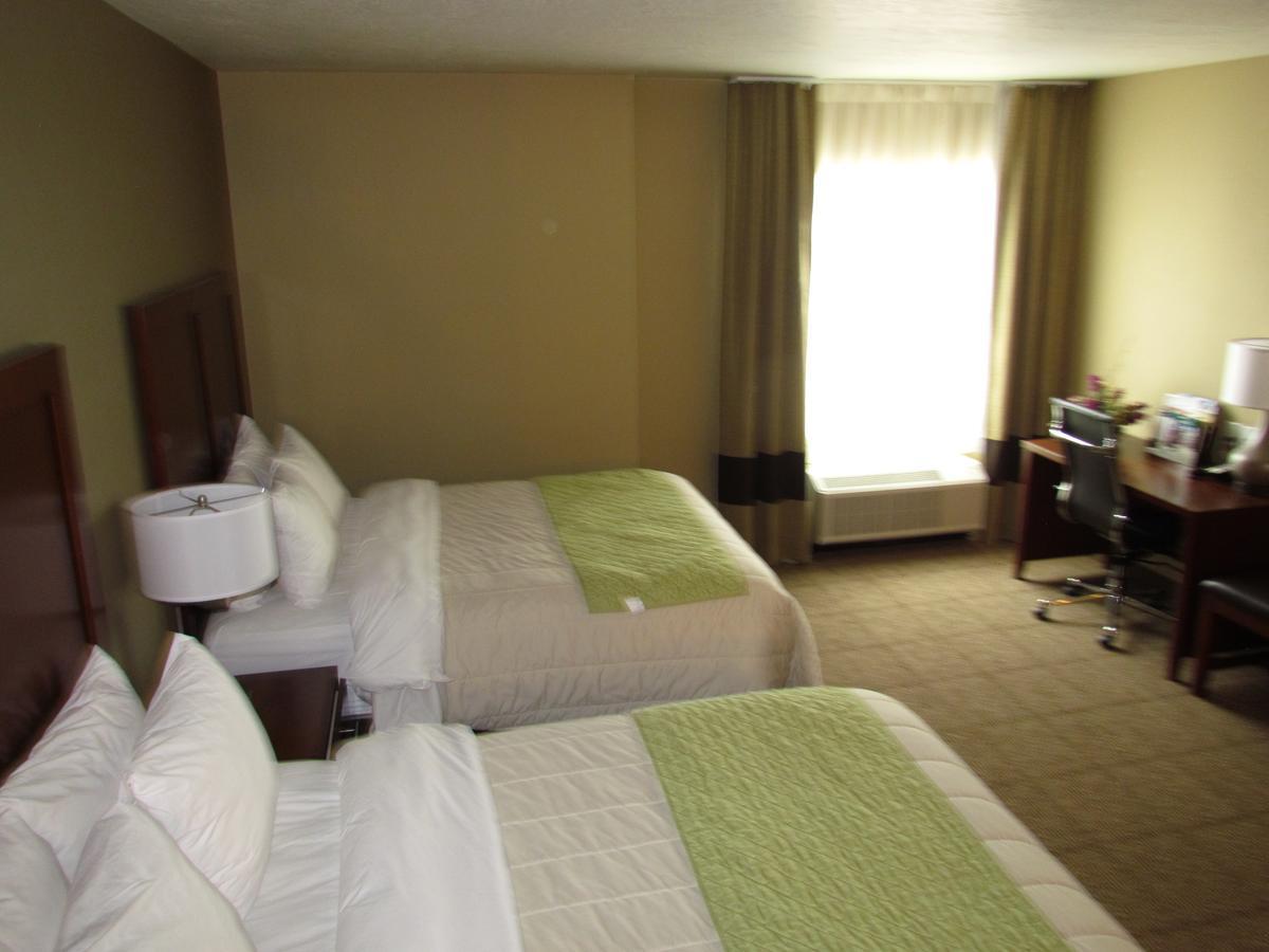 Heartland Inn And Suites Wheatland Dış mekan fotoğraf