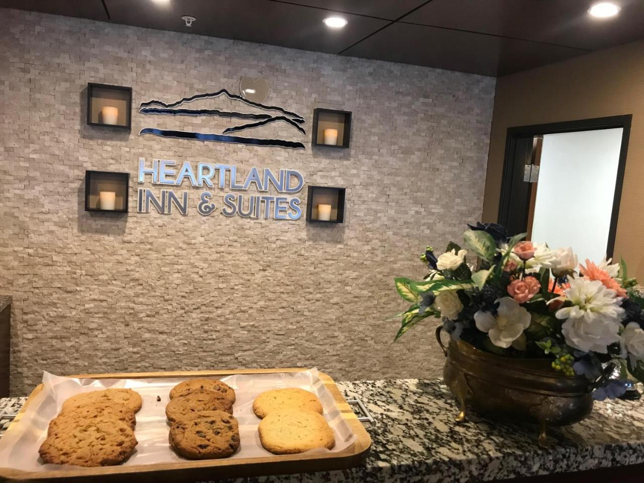 Heartland Inn And Suites Wheatland Dış mekan fotoğraf