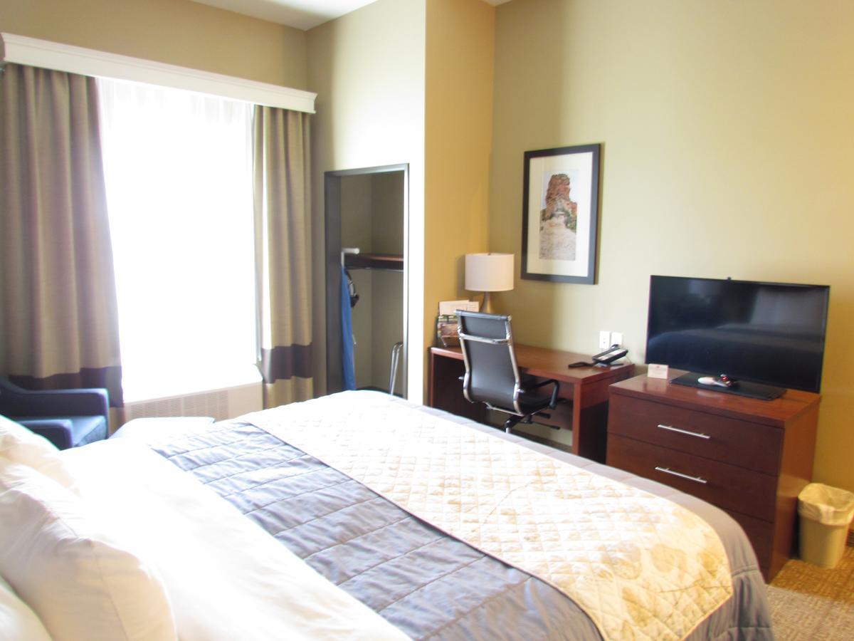 Heartland Inn And Suites Wheatland Dış mekan fotoğraf